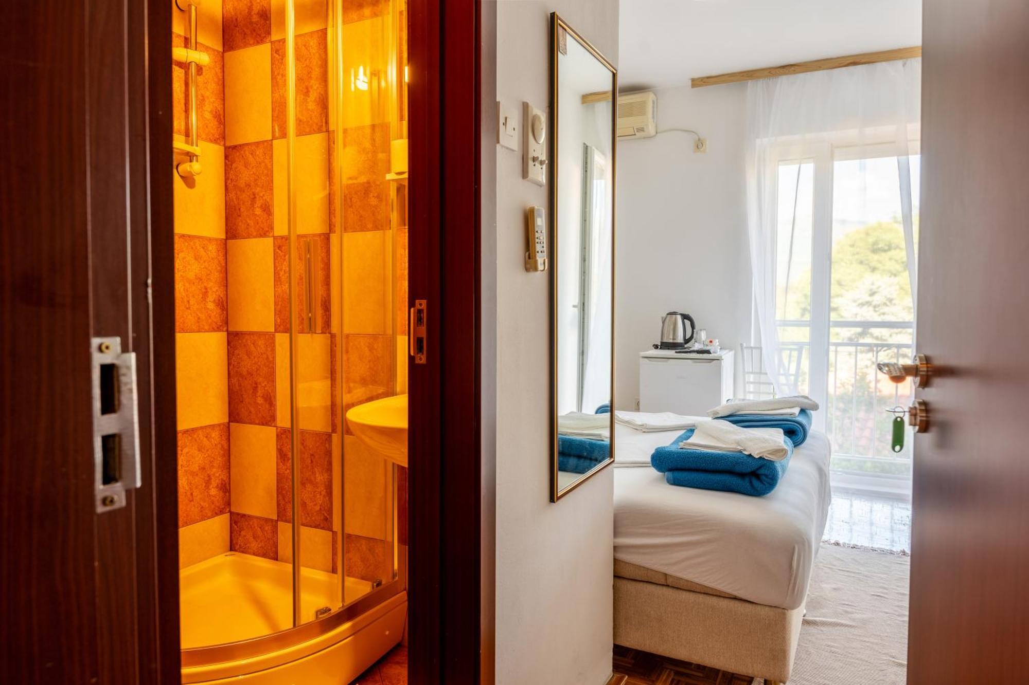 Guest House Vucicevic บุดวา ภายนอก รูปภาพ